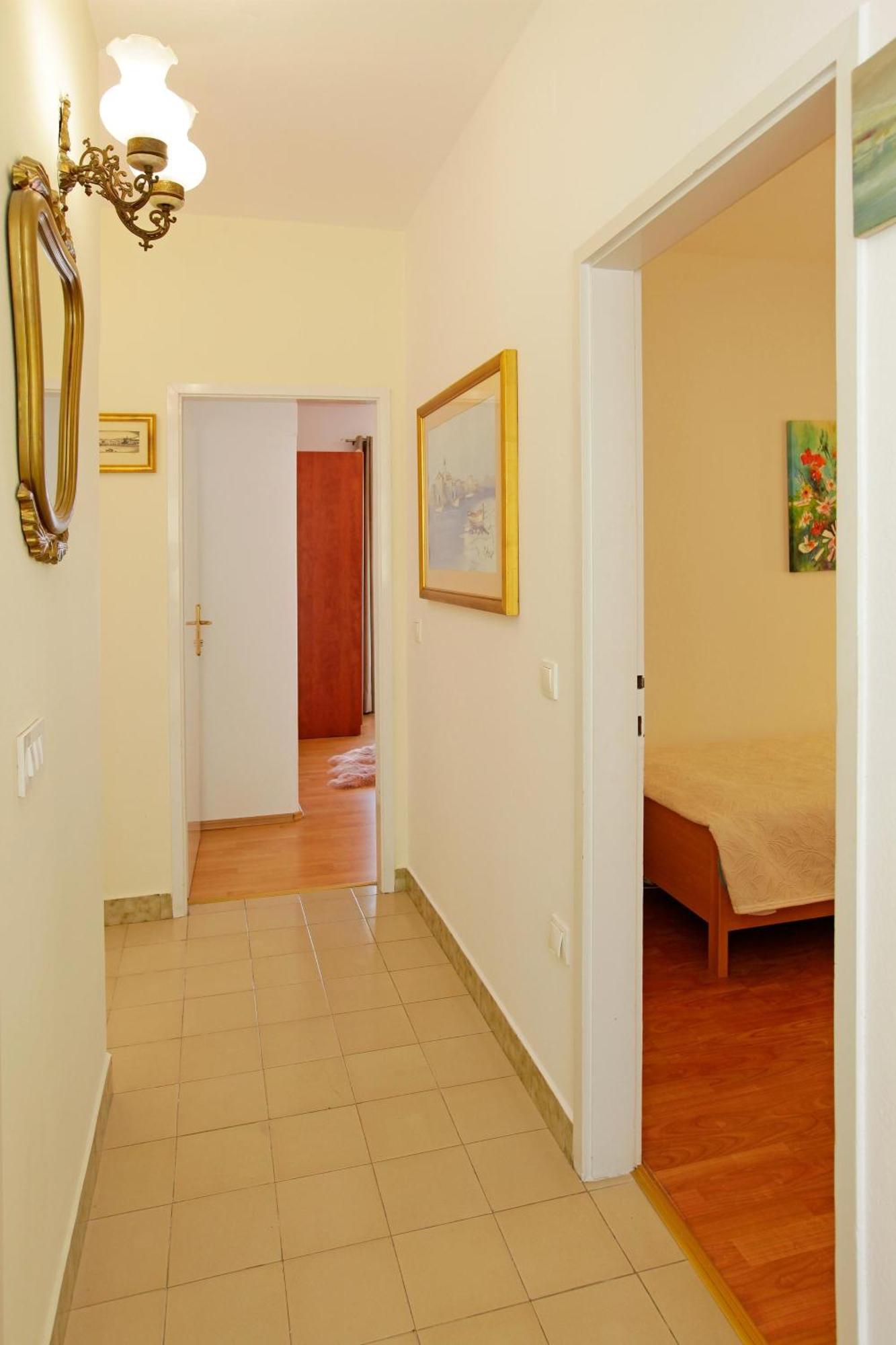 Sunshine Apartment Doda Вела-Лука Экстерьер фото
